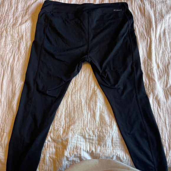 Women’s Columbia Cropped Leggings - Picture 3 of 10
